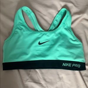 Nike Pro Sports Bra